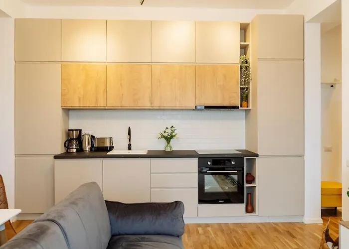 Sunny 2Br Flat - Top Location - Amazing Balcony