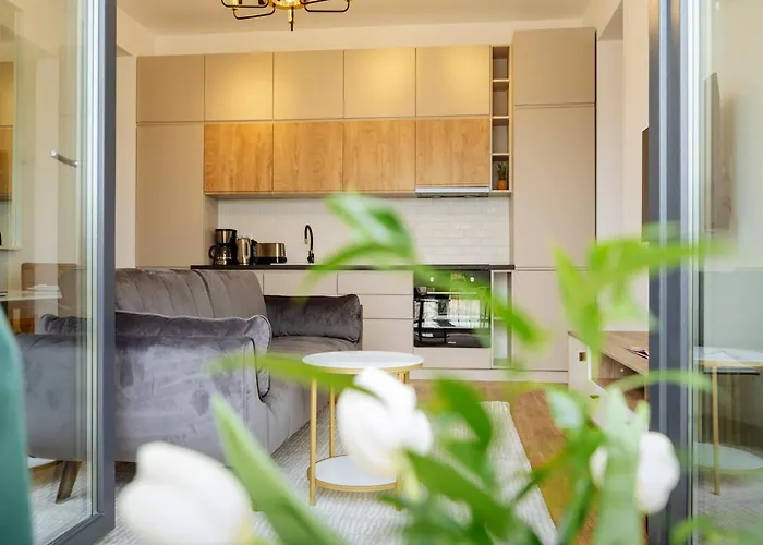 Sunny 2Br Flat - Top Location - Amazing Balcony