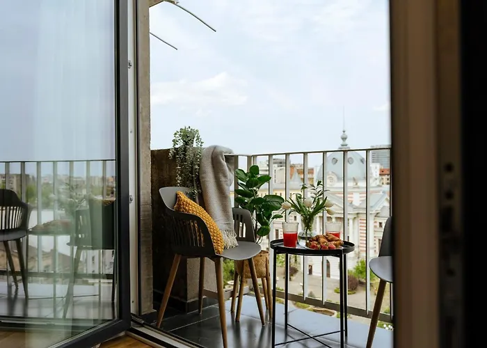 Sunny 2Br Flat - Top Location - Amazing Balcony