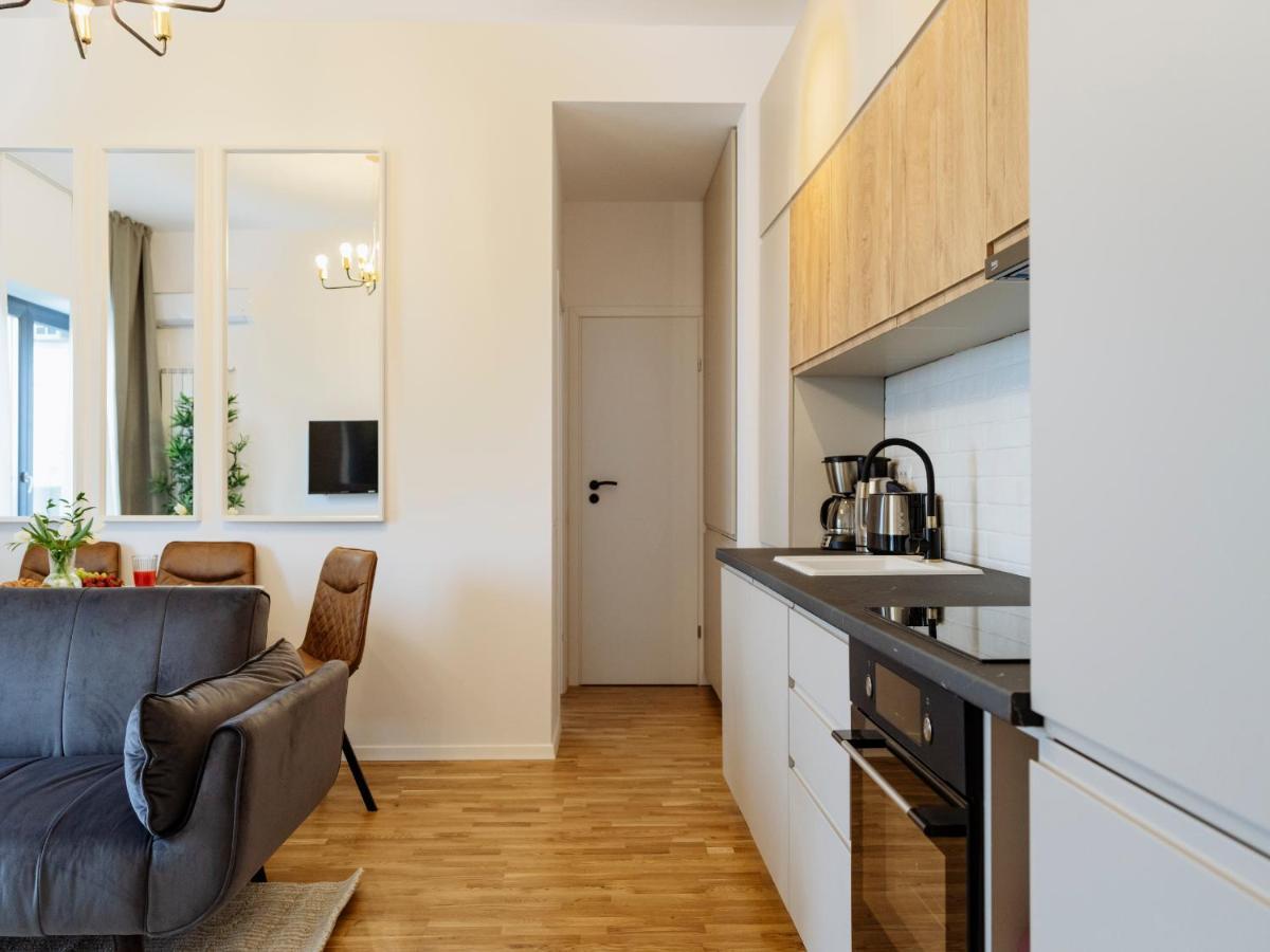 Sunny 2br Flat - Location - Amazing Balcony *