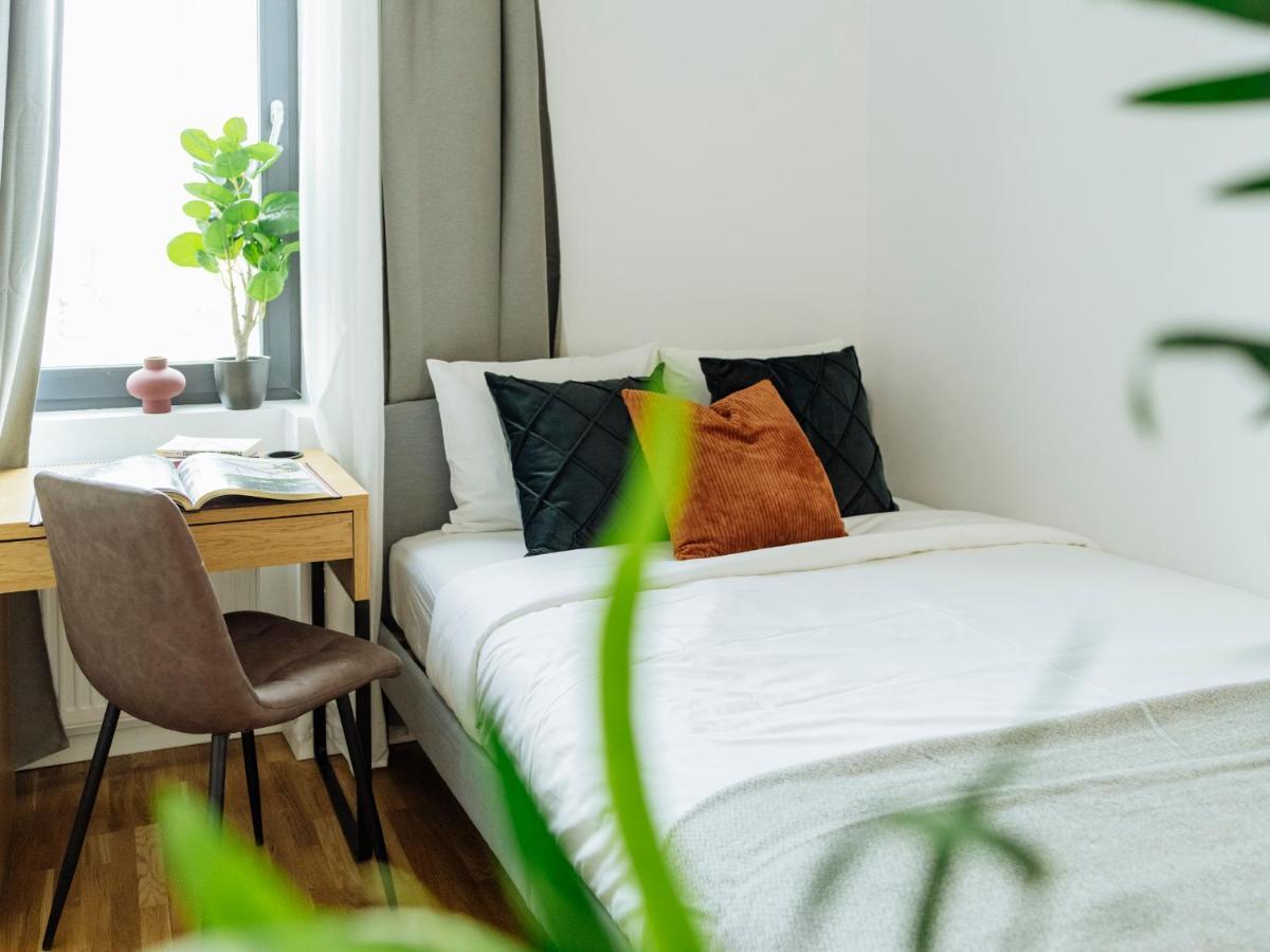 Sunny 2br Flat - Location - Amazing Balcony Apartment *