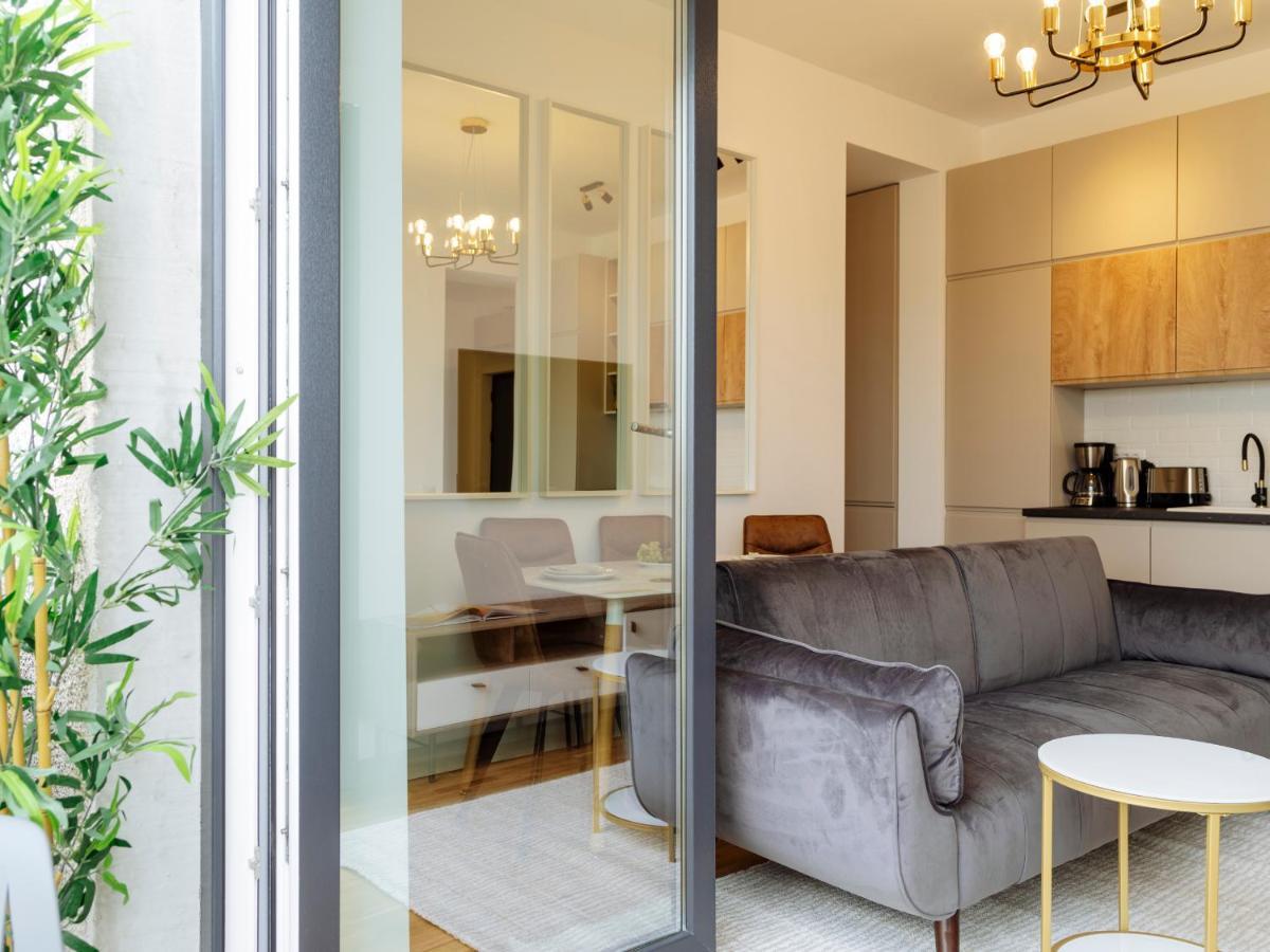 Sunny 2br Flat - Location - Amazing Balcony Apartment