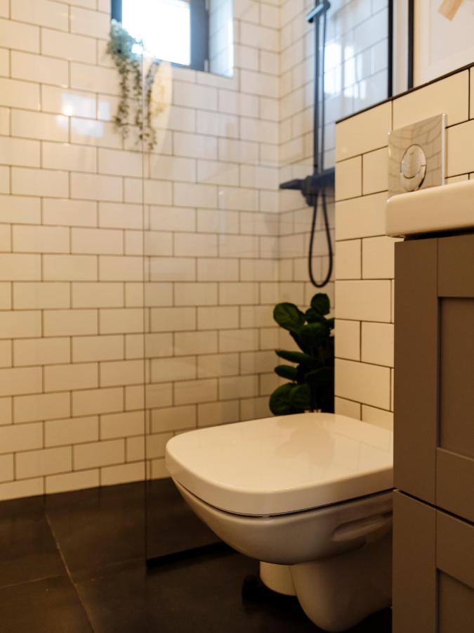Sunny 2br Flat - Location - Amazing Balcony Apartment *