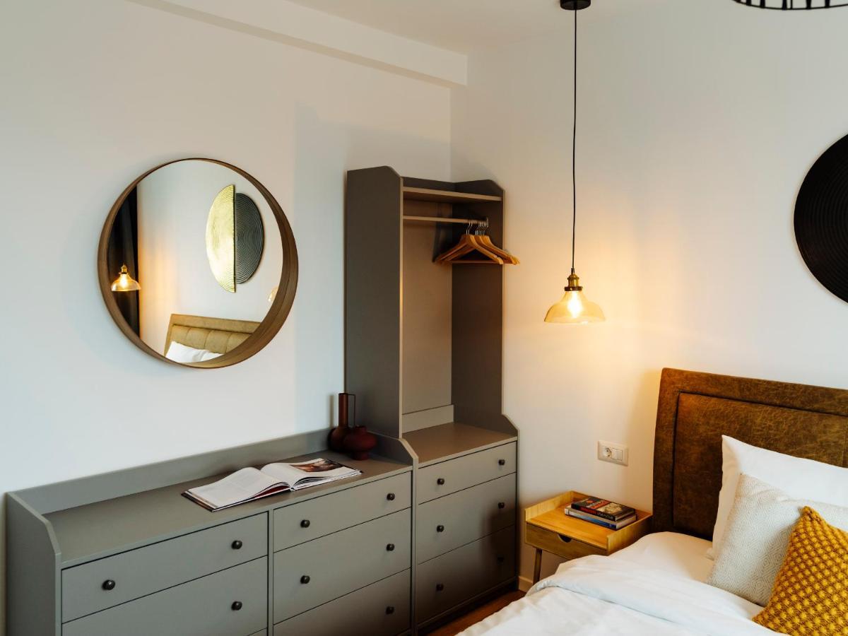 Sunny 2br Flat - Location - Amazing Balcony Apartment *